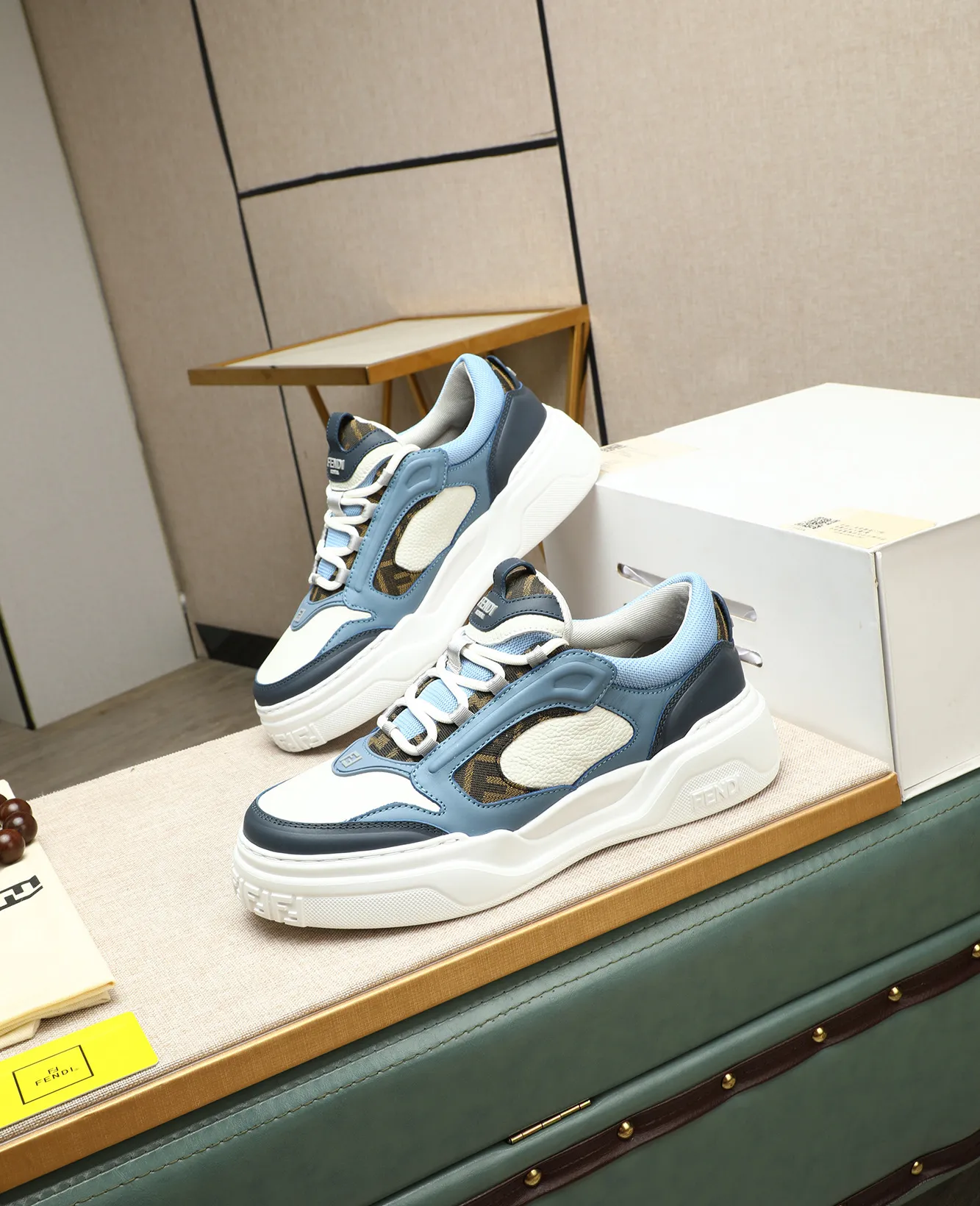 Men's shoes 💰760 [FENDI] Fendi - High-end quality original casual sports shoes - Upper: Nappa calfskin, pebbled calfskin, tongue and heel; injection molded brand logo plastic module - Lining: brand canvas - Outsole: ultra-light TPR foam·rubber; molded outsole -Super high quality control·Fine workmanship: highlighted (high-end·luxury·grade) -Size :39-44 (38, 45, can be customized)